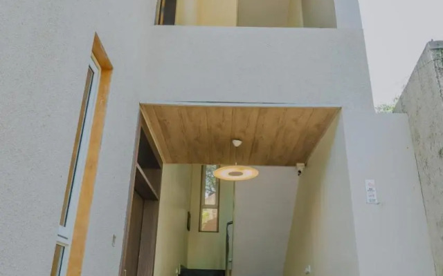 OYO 11483 Hotel Oakwood