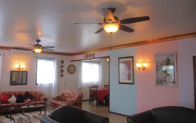Captain Cook Apartments
