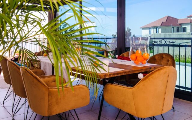 Apartment and Rooms Ana