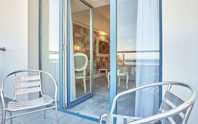 Ibis Constanta