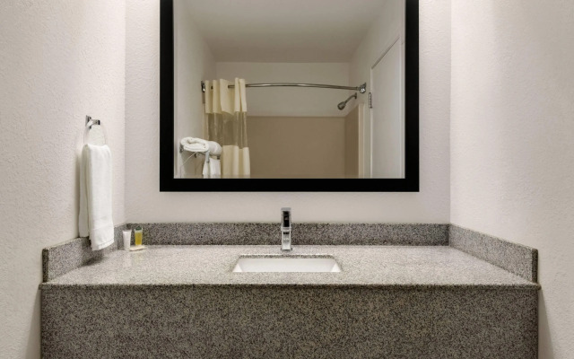 Days Inn by Wyndham Lexington