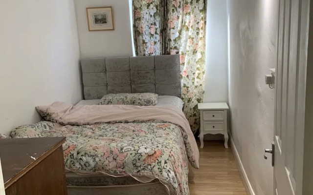 Economical 2BR Small Furnished Annex-high Wycombe