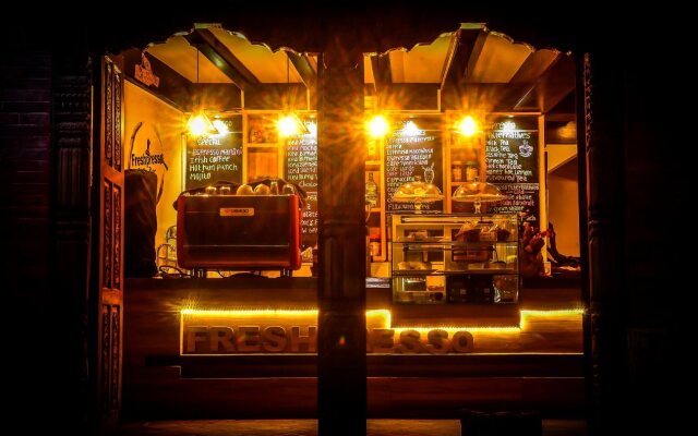 Vajra Guest House & Restaurant