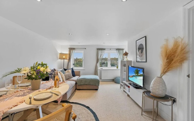 Perfect Location, dog Friendly Beautiful Home