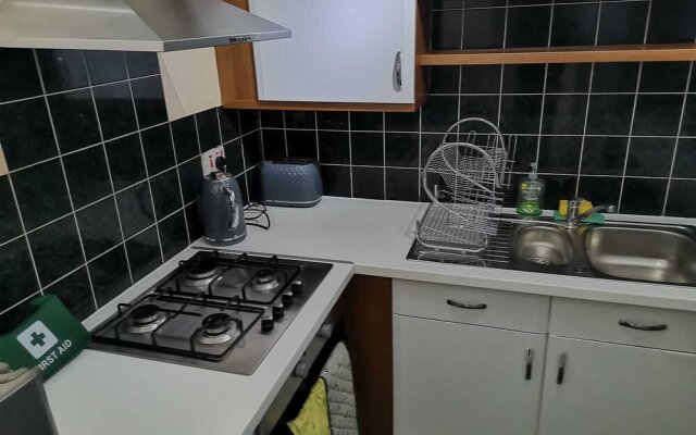 25 Min to CL! London Incredible 2bedhome Sleep 1-6
