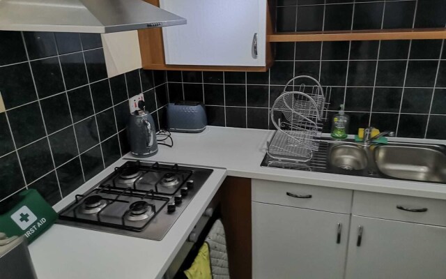 London's Calling U! A Lovely 2 Bedhome Sleeps 1-5!