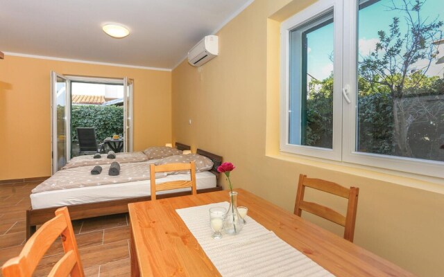 Stunning Apartment in Kastel Stari With Wifi