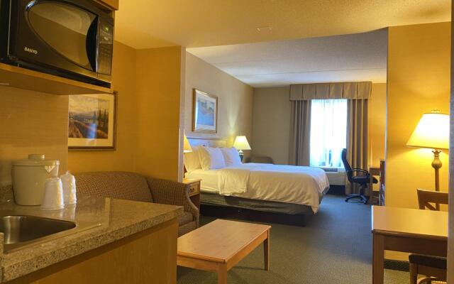 Holiday Inn Express Hotel & Suites Warrenton by IHG