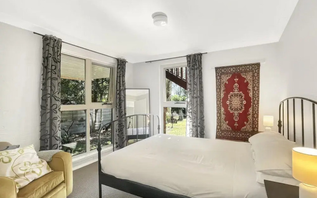 Riverside 3-bed Townhouse With Spacious Deck & BBQ