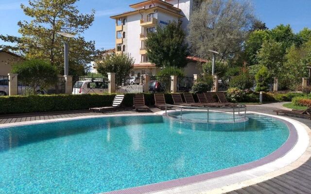 Ravda Apartments