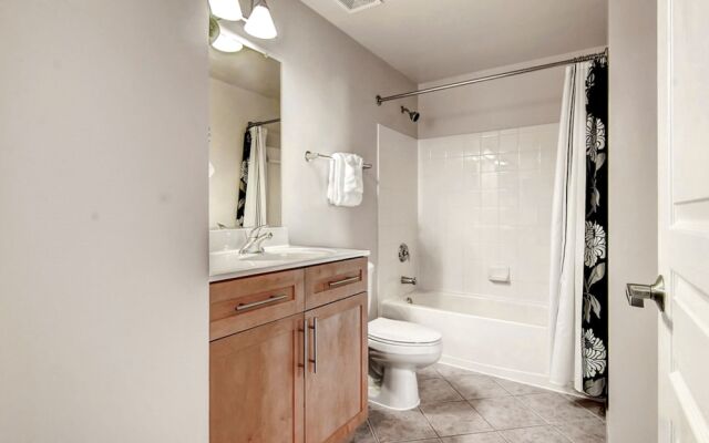 Global Luxury Suites at Town Center