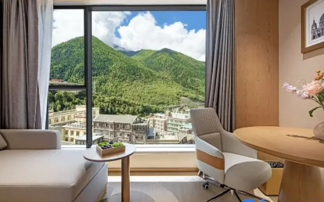Vienna Hotel (Siguniangshan Scenic Area) — 3-star hotel in Ngawa