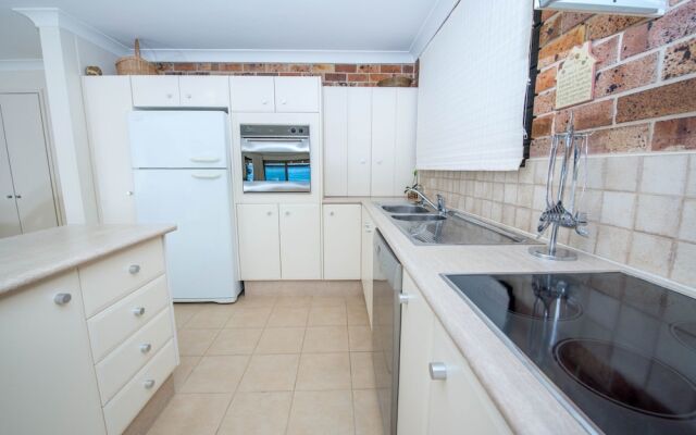 A Yachtsmans Rest Unit 4, 37 Victoria Parade