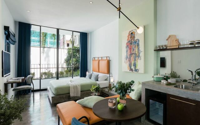 Bare Gallery Boutique Stays