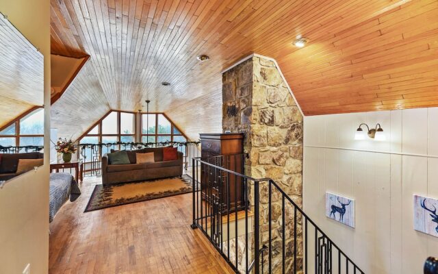 SmokyStays Private Pool Chalet