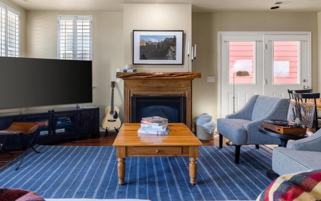 Woodside Ave in Park City