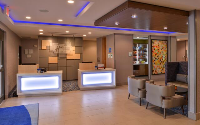 Holiday Inn Express & Suites Bryant - Benton Area by IHG