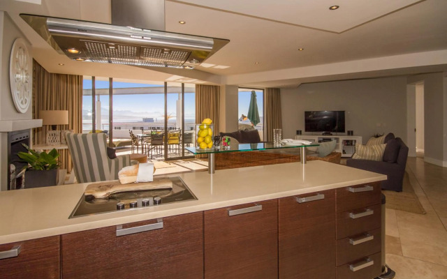 Apartment A Upper Deck