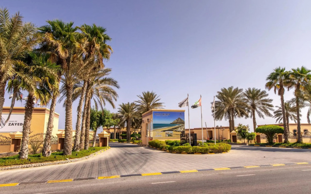 Royal Beach Hotel and Resort