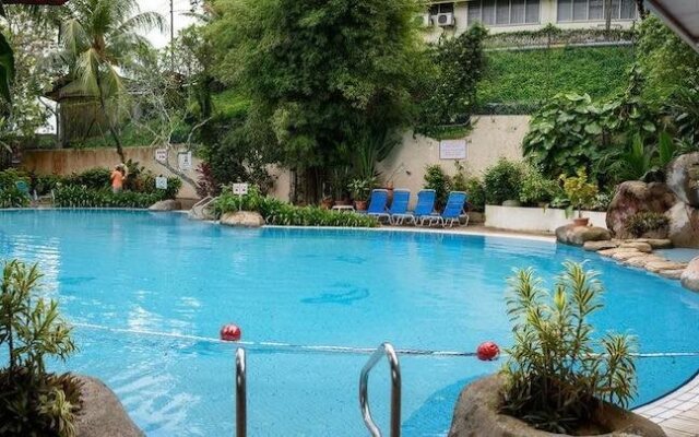 H Beach Suite at Rainbow Paradise Beach Resort