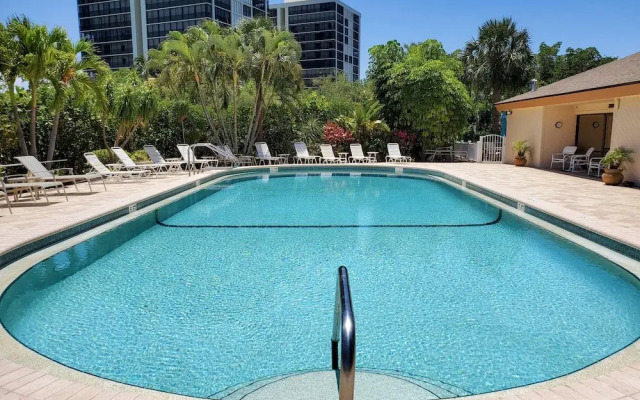 Vinncent's Sea Isles Condo