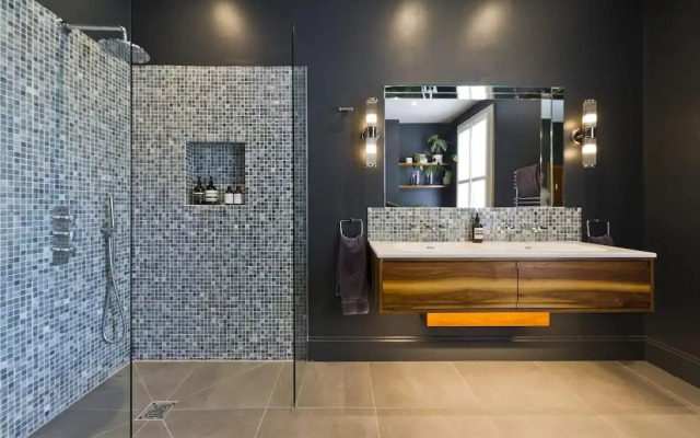 Artistic Apartment