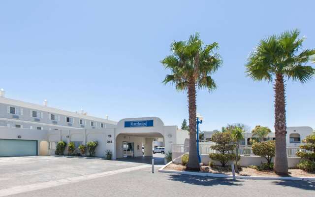 Travelodge by Wyndham Los Banos CA