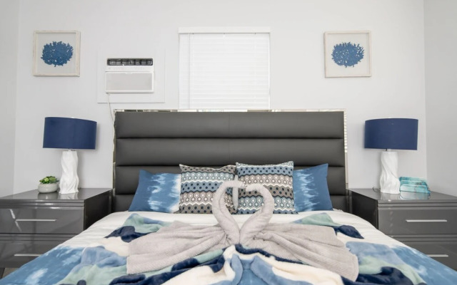 The Surf Hollywood Beach