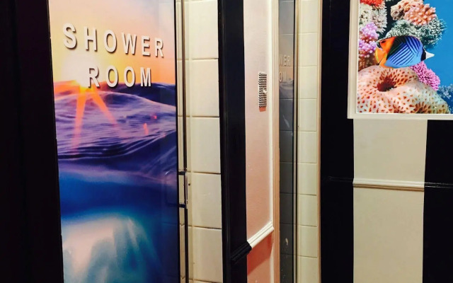 Traveler's Bed & Breakfast Hostel