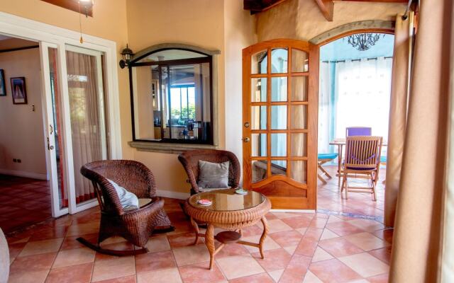 "Modern 2br Casa Calmarse W Mountain View"