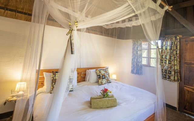 Pioneer Lodge Camp and Safaris