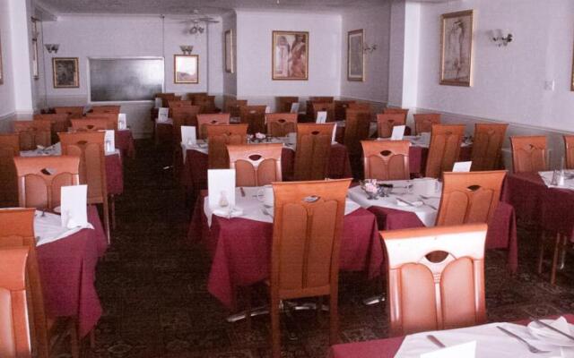 Hadleigh Gables Hotel