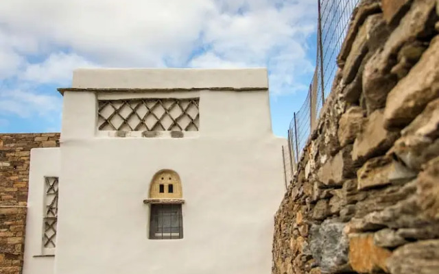 Tinos Pegion House