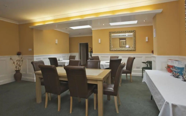 All Seasons Lodge Hotel
