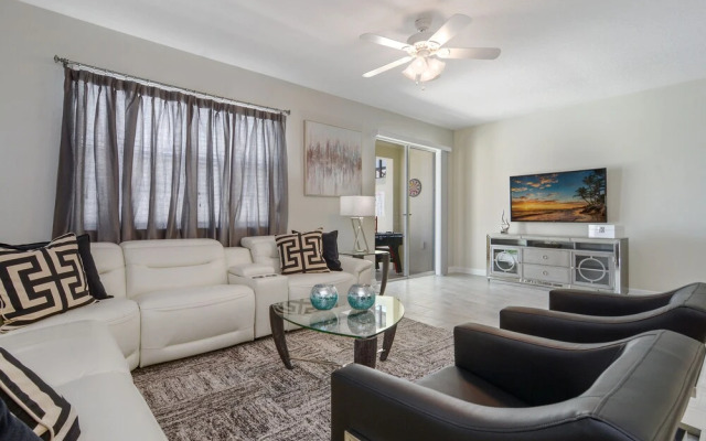 4894 Storey Lake 46000/46935