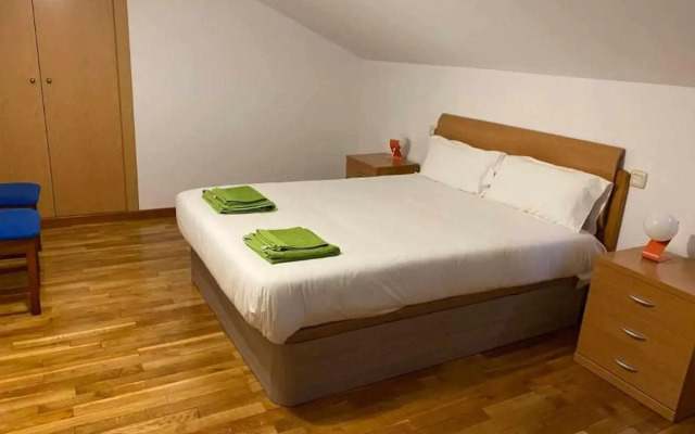 Casa del Puente junto a la muralla