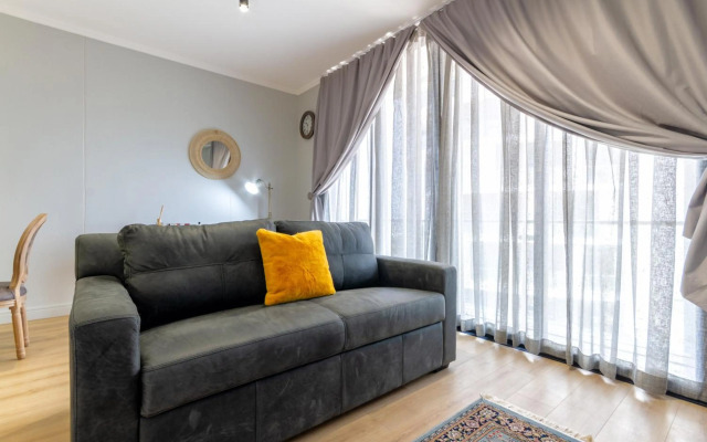 Alimama Spaces: Platinum Oaks Ellipse