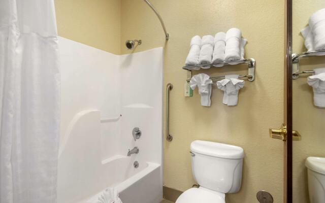 Comfort Inn and Suites Pittsburg