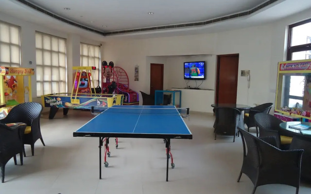 DLF Club 3