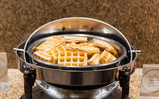 Crowne Plaza Newark Airport by IHG