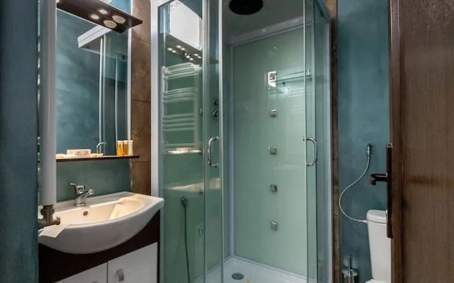 Suru Hotel & Restaurant