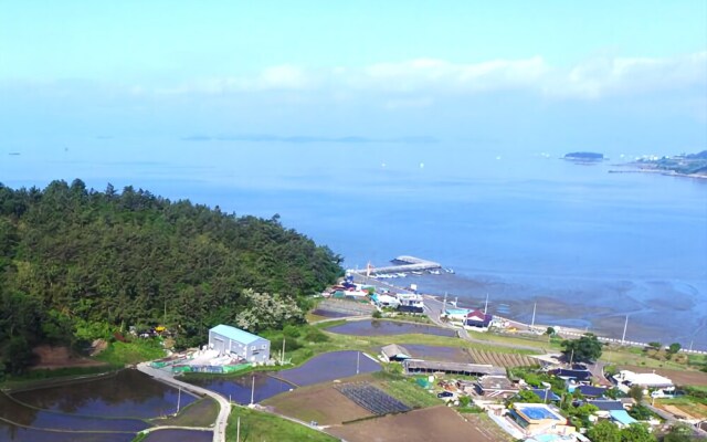 Yeosu Gold Light Pension