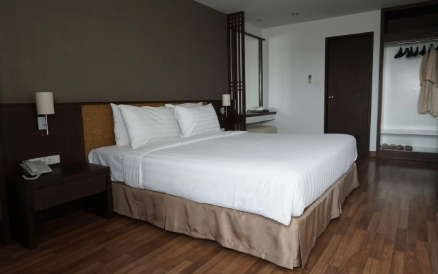 The Grand Napat