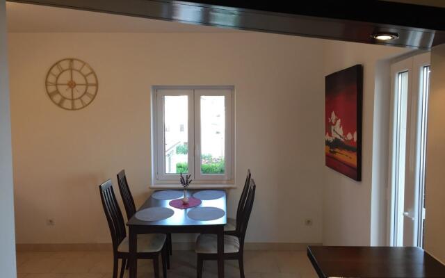 Nikola M - 2 Bedrooms - A4