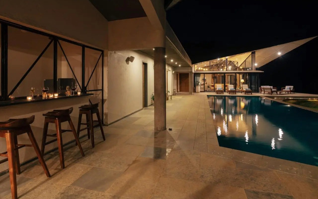 LohonoStays Villa Trisara