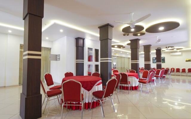 Capital O 29700 Le Moshe Inn