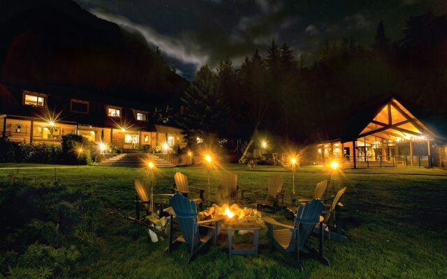 Tweedsmuir Park Lodge