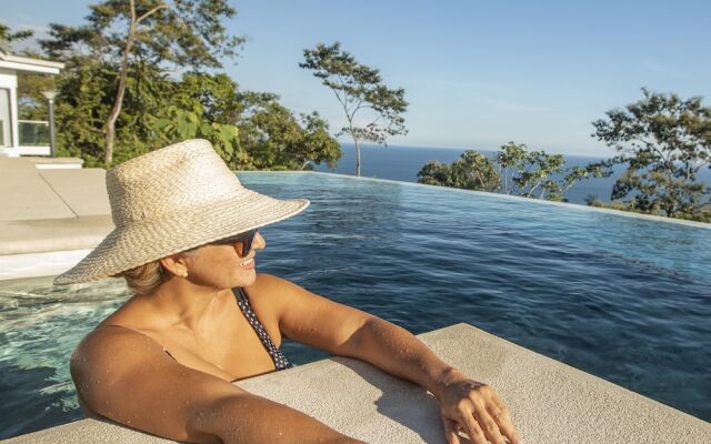 Adeluna Luxury Ocean View Villas