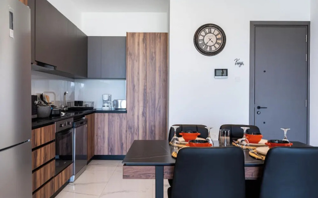 Doria 2-Bedroom Apartment & Balcony in Larnaca