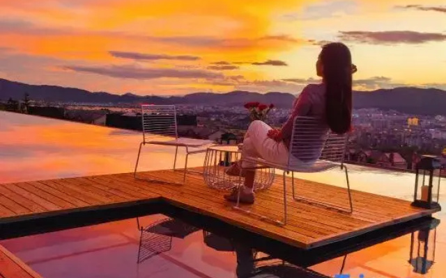 Tengchong Linghedu · Boyue Mid-Levels Panoramic Resort Hot Spring